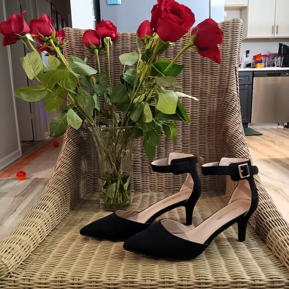 Black Suede Pointed-Toe Heels with Ankle Strap - DREAM PAIRS Size 11 - Picture 2 of 7